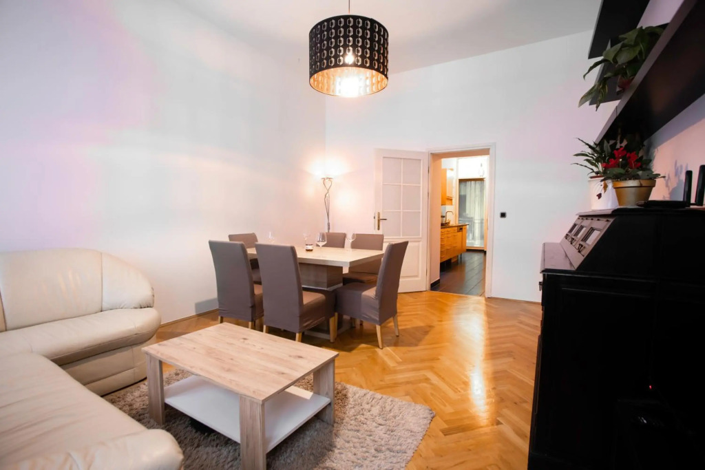 3-Bedroom Apartment in Central Vienna