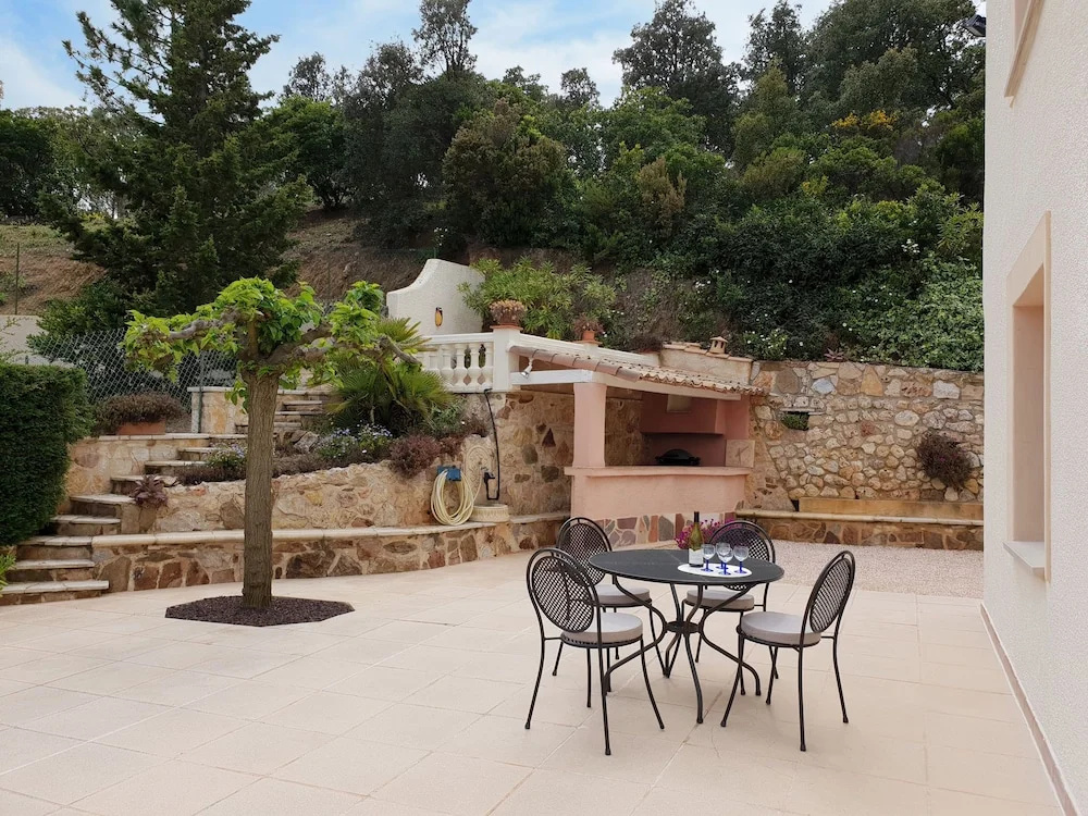 Spacious Villa in Var With Swimming Pool
