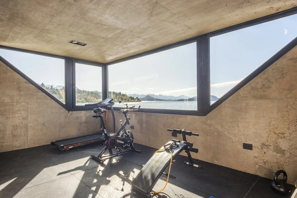 Wa One Lake Homes