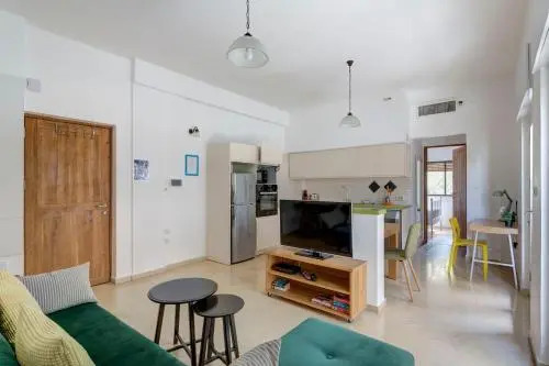 TLV2RENT Unique Dizengof Apartment
