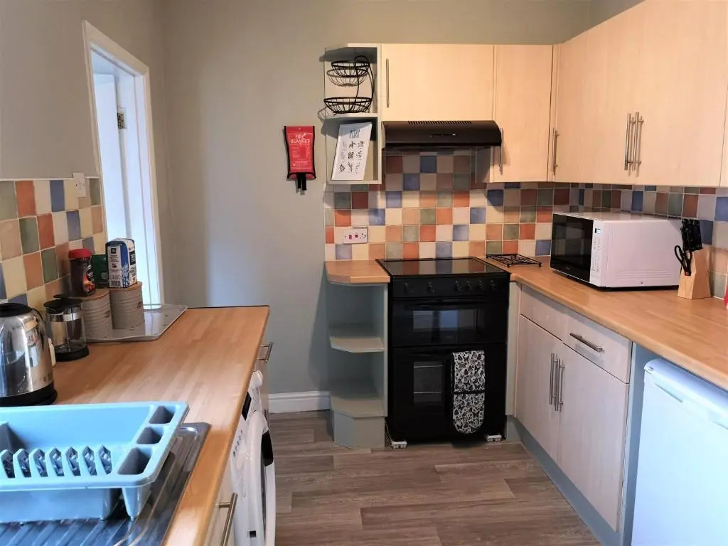Douglas House, near Hospital, attractive and comfy 2 bedroom House with enclosed yard to rear