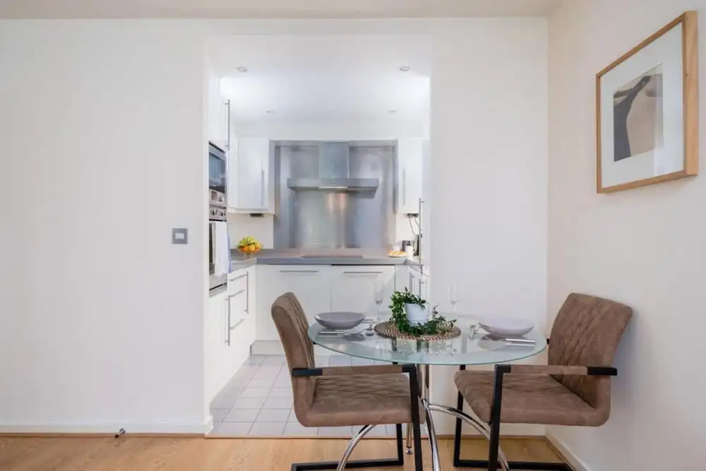 Luxury 1 Bed Apartment Close To Excel & o2