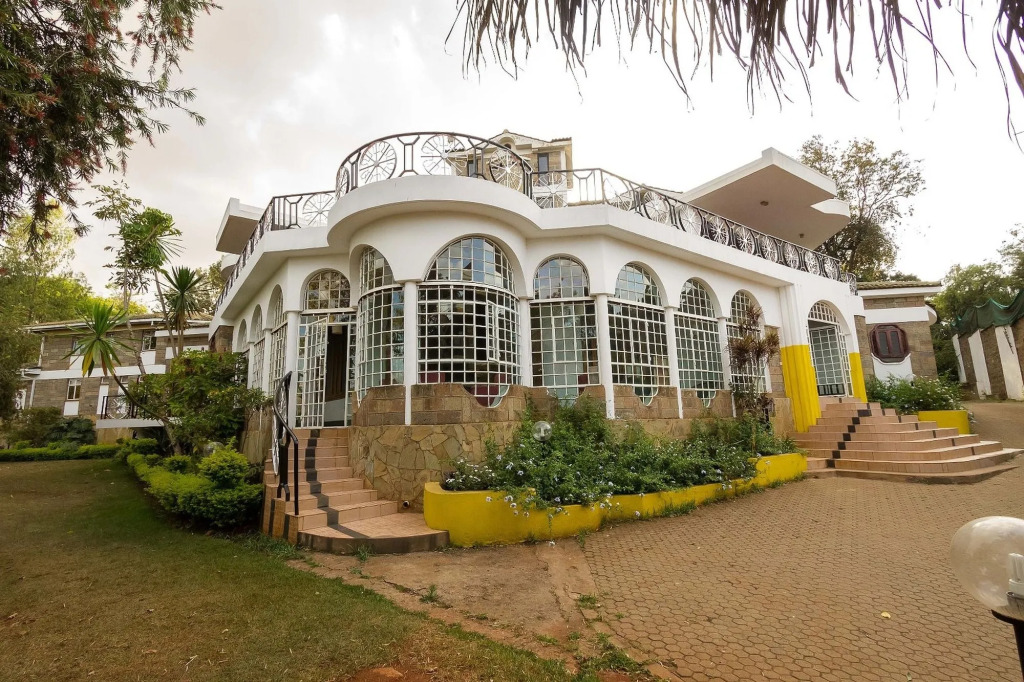 CJ Party House