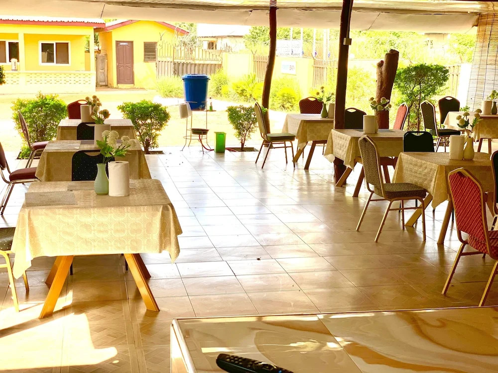 Sundowner Lodge