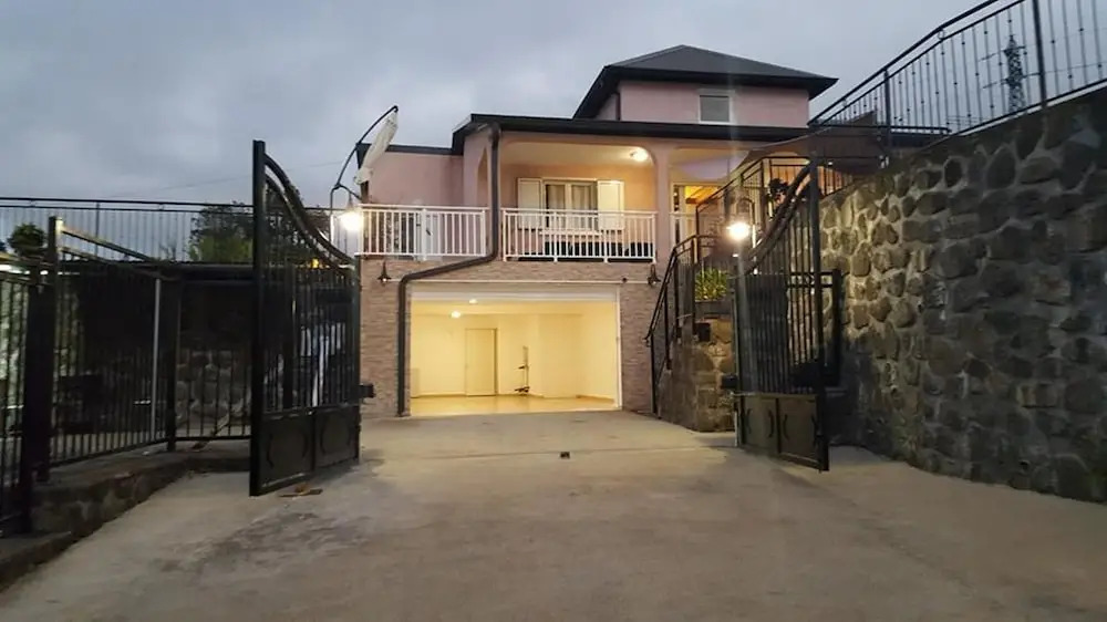 Villa With 4 Bedrooms in Saint-benoît, With Wonderful sea View, Privat