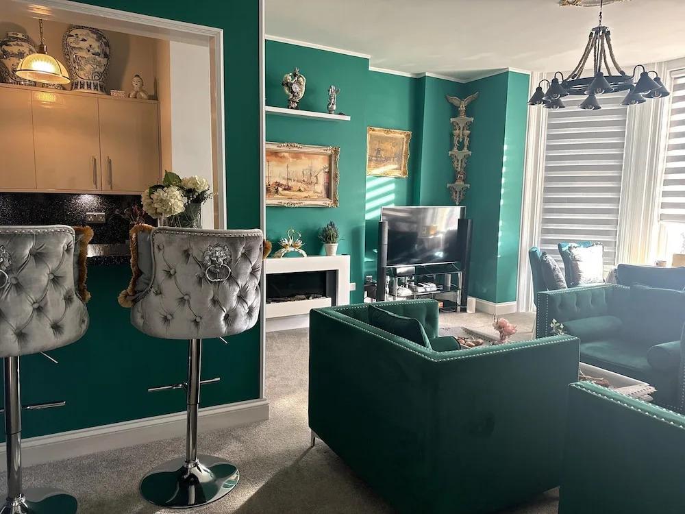 Apartment in Folkestone Near Sandgate Beach