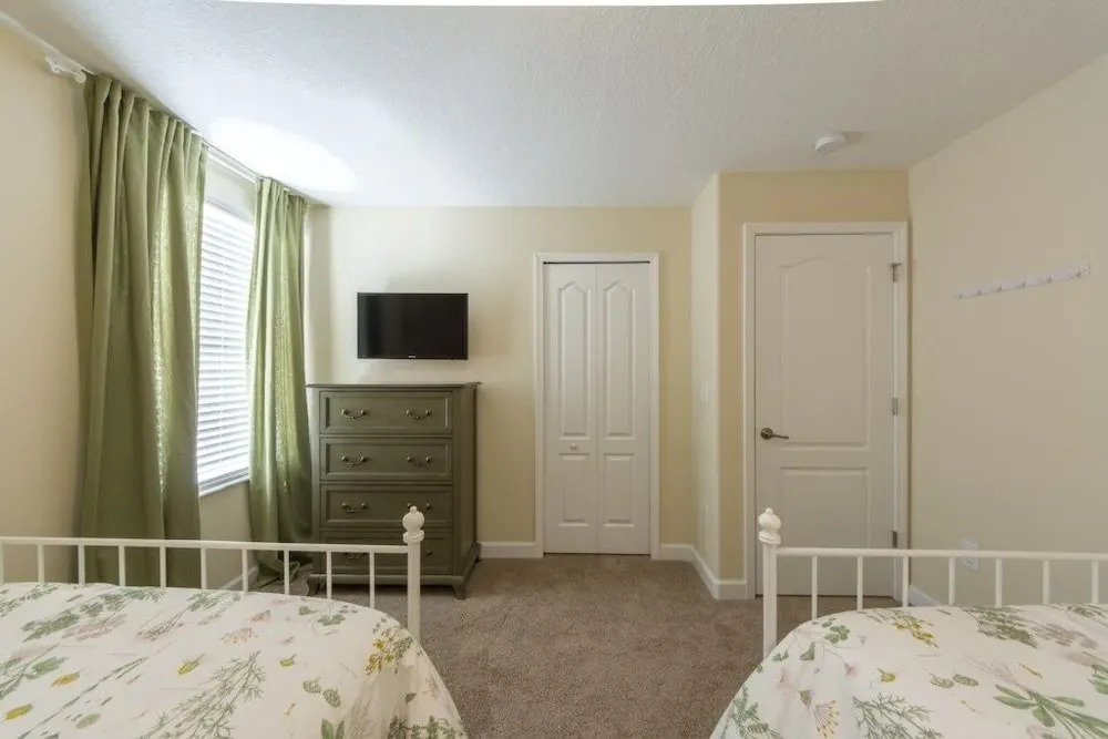 Luxury Family Friendly 8 Bedroom Villa Near Disney
