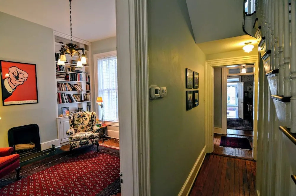509 East Cap 5 Bedrooms 3 Bathrooms Home