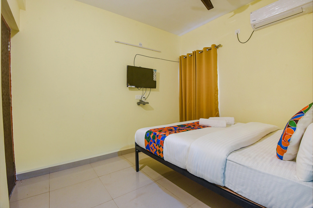 FabExpress Symphony Homes, Calangute Beach