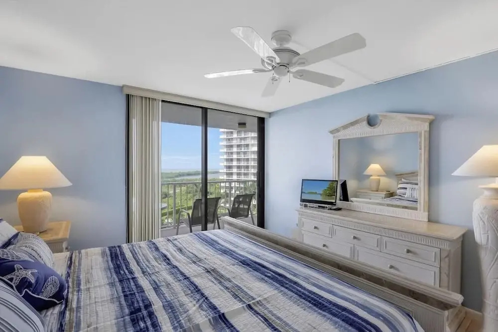 Beachfront Condo With Pool/views From two Balconies
