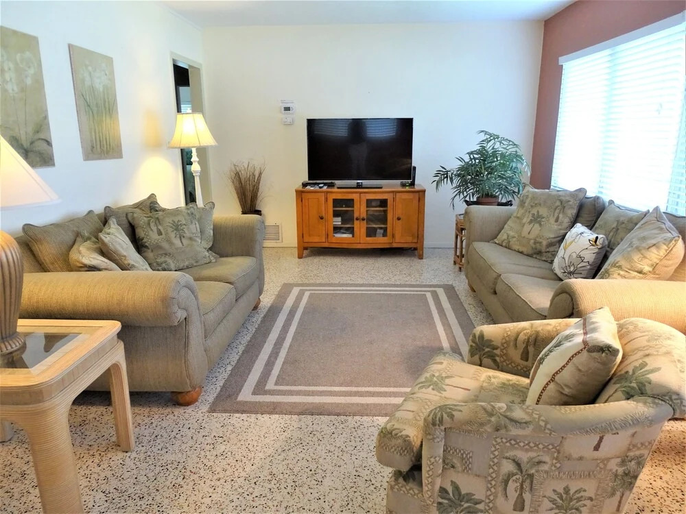 6536 South Village 3 Bedrooms 2 Bathrooms Home