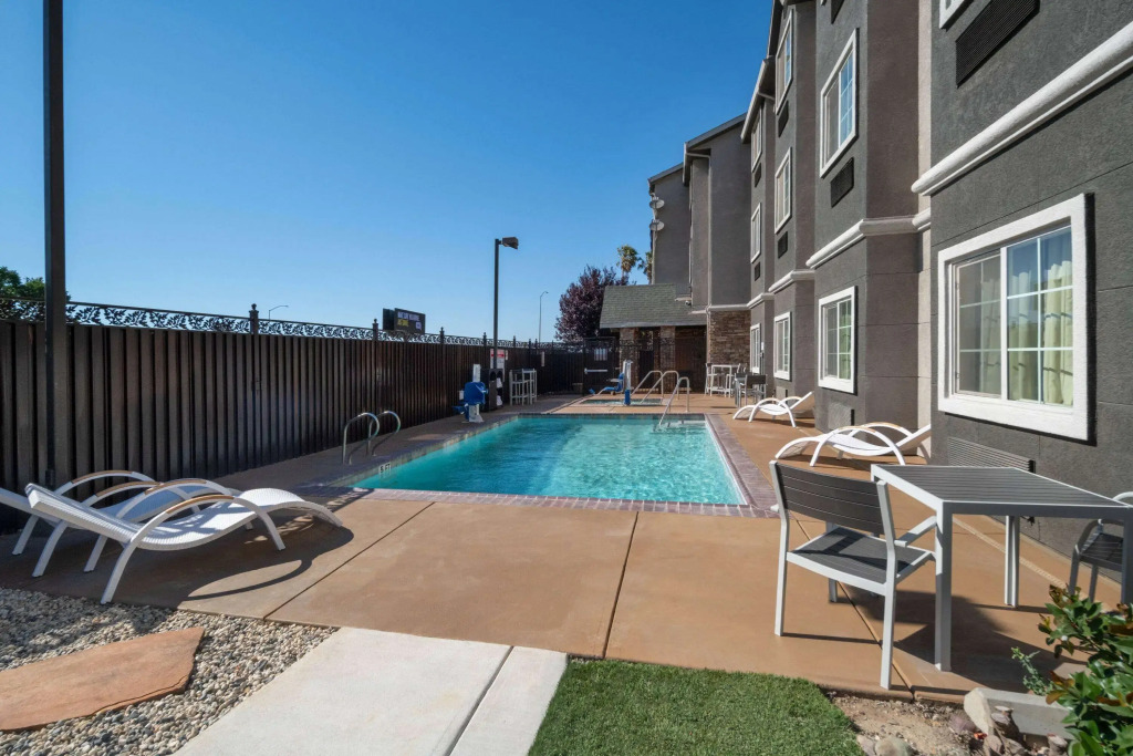 Microtel Inn & Suites by Wyndham Tracy