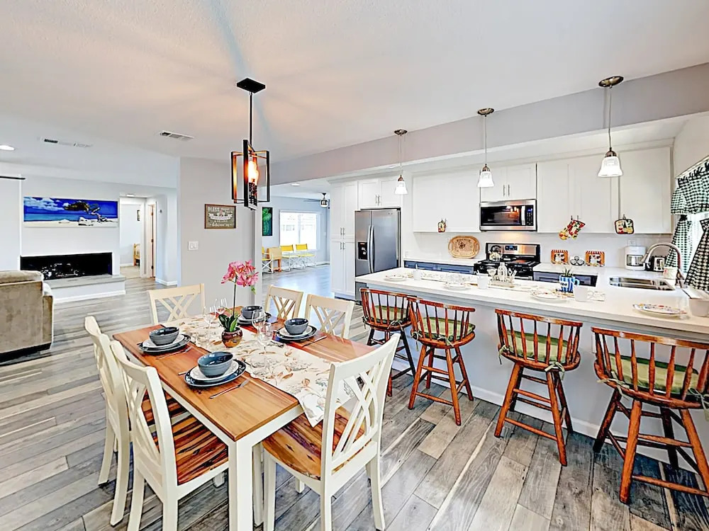 New Listing! Oceanside Getaway W/ Pacific Views 5 Bedroom Home