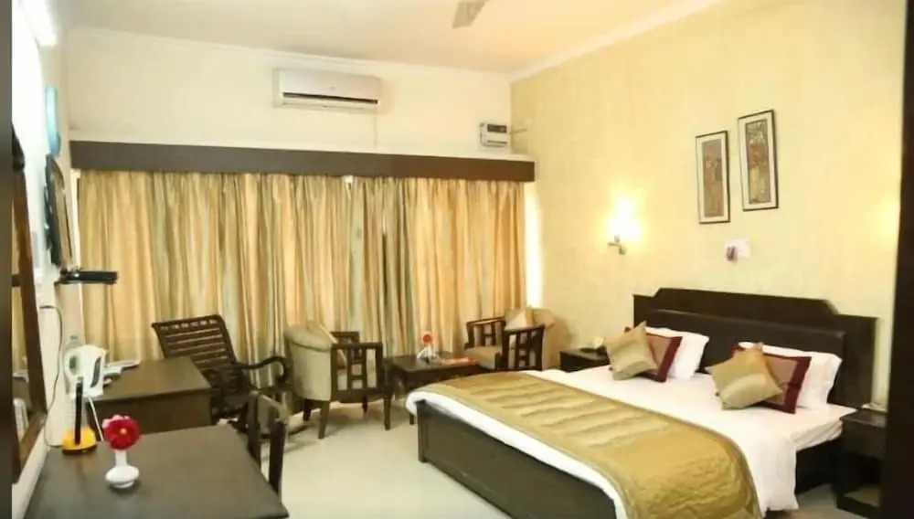 Badkhal Lake Resort