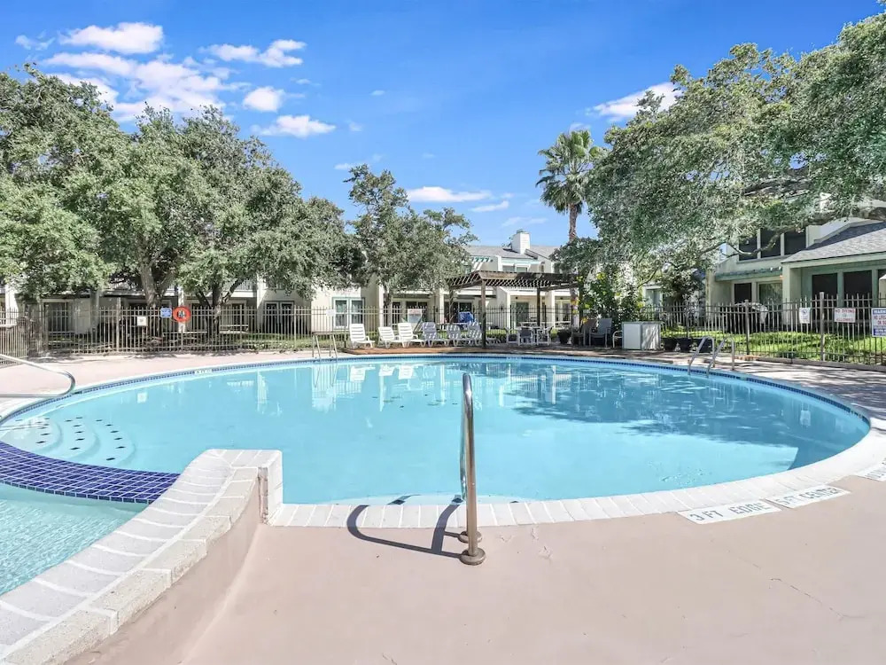 Bayfront Shores Rryc47 2 Bedroom Condo