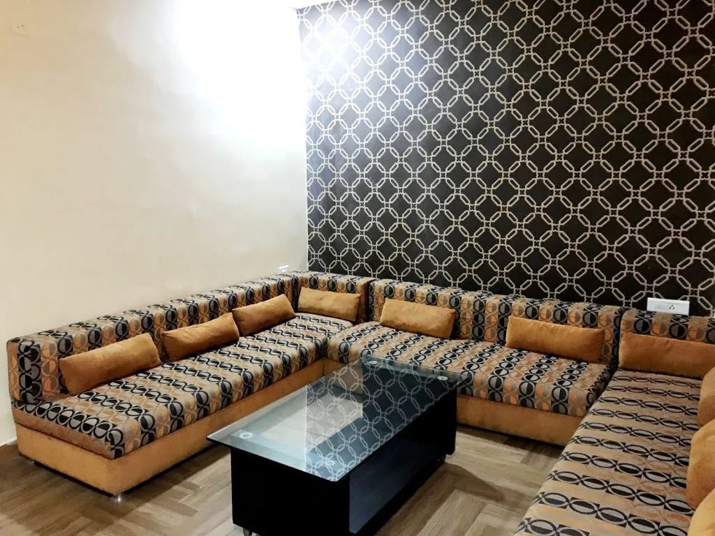 Hotel Manoj International