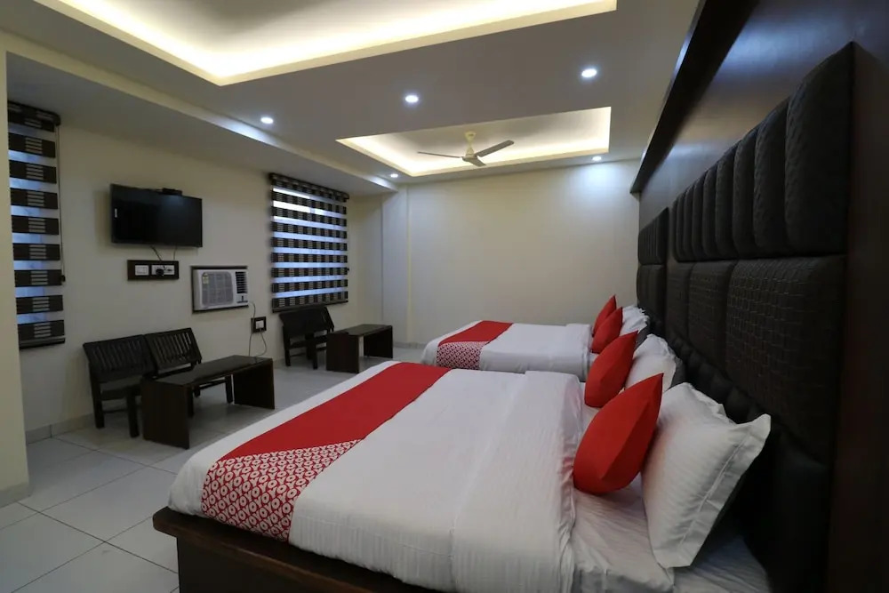 Oyo 37959 Hotel Royal Stay