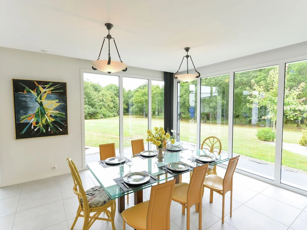 Welcoming Villa in Fouesnant With Swimming Pool