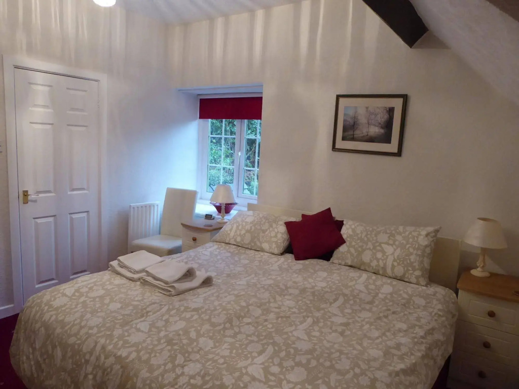 Glyntwrog House