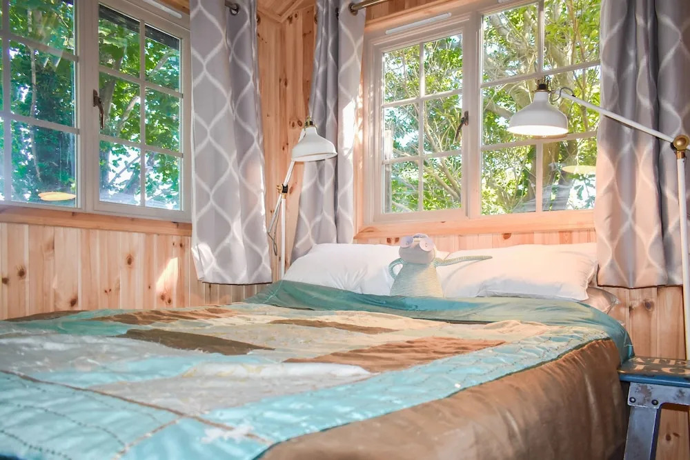 Rustic Cabin Getaway in Brighton