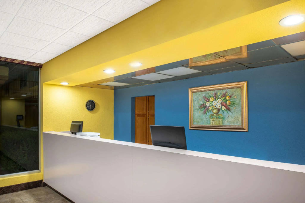 Days Inn by Wyndham Salem, IL