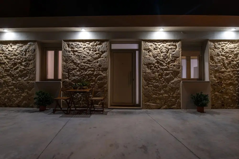 Chrisa s Detached Property Near Center Parking