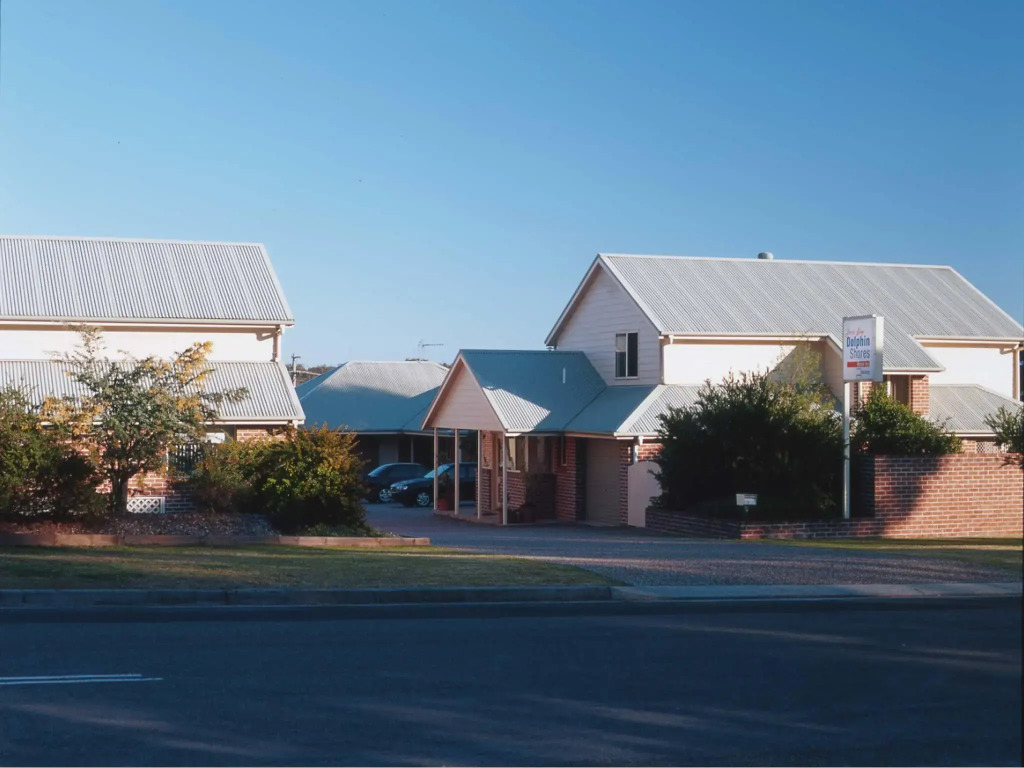 Dolphin Shores