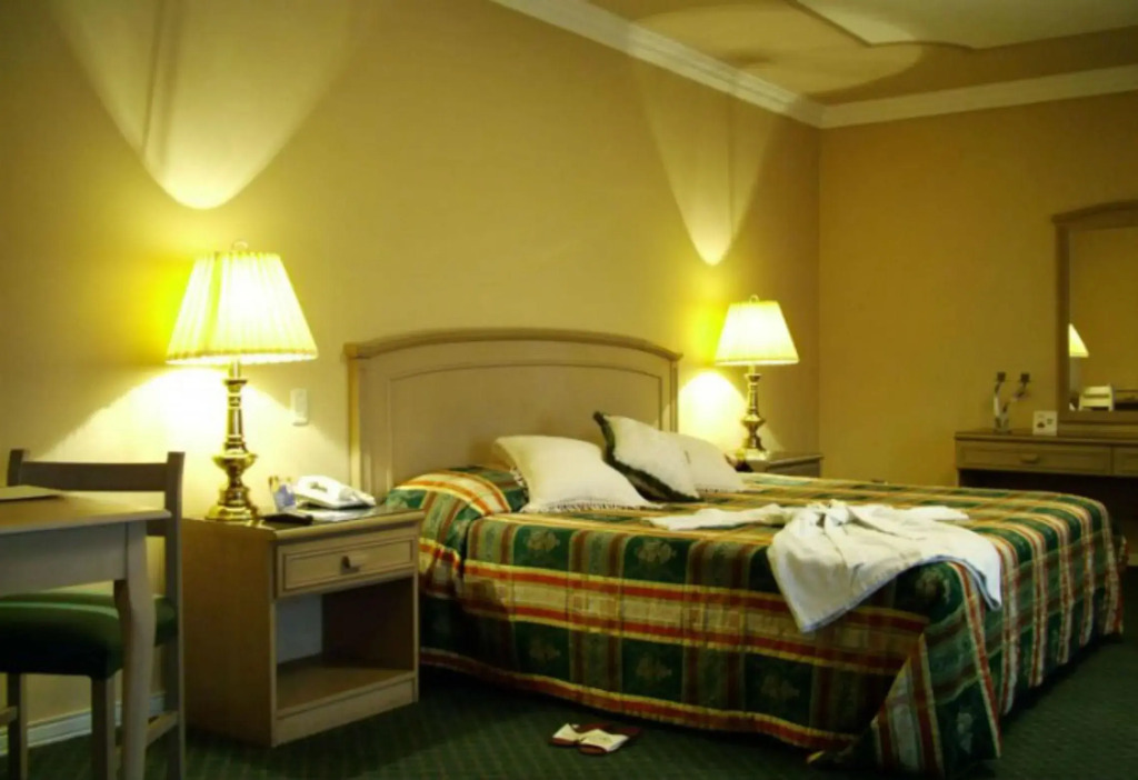 Royal Lodge Hotel