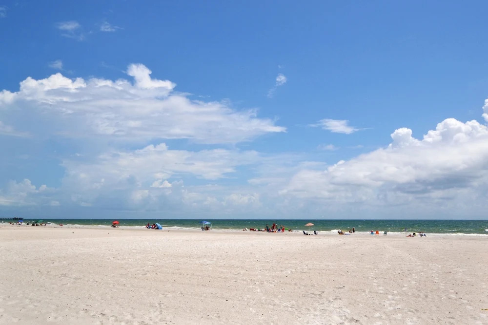 Gulfport Getaway by Vtrips