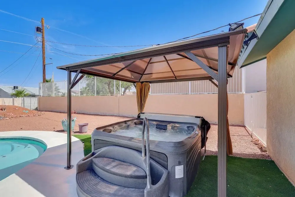 Pool & Hot Tub: Pet-friendly Lake Havasu Home!
