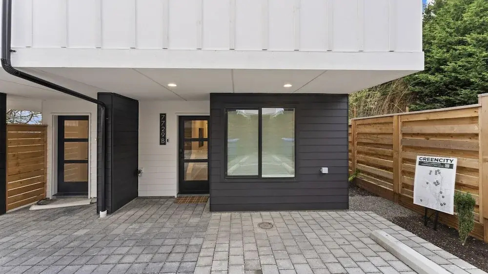 Ballard Hangout - Arcade, Covered Deck, Sleeps 10!