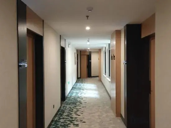 GreenTree Hotel (Huoqiu Antan Huafu store)
