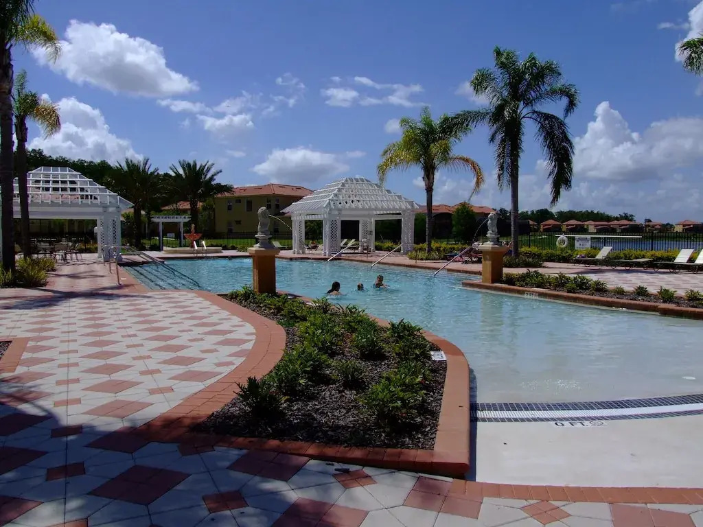 Luxury 6 Bed Villa with Lake View close to Disney, Kissimmee, US