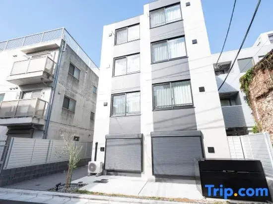 FL Residence Jingu Gyoen IV