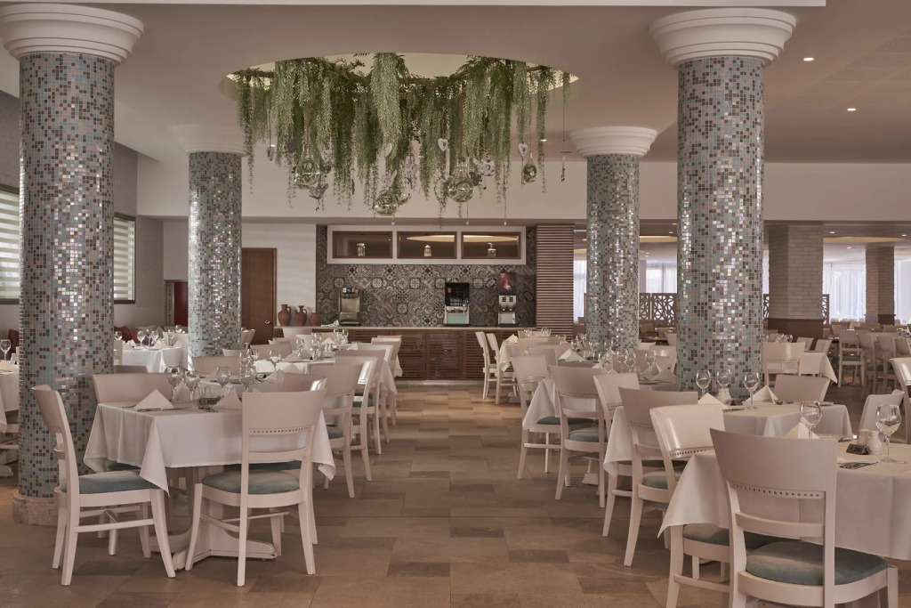 Atlantica Oasis Hotel