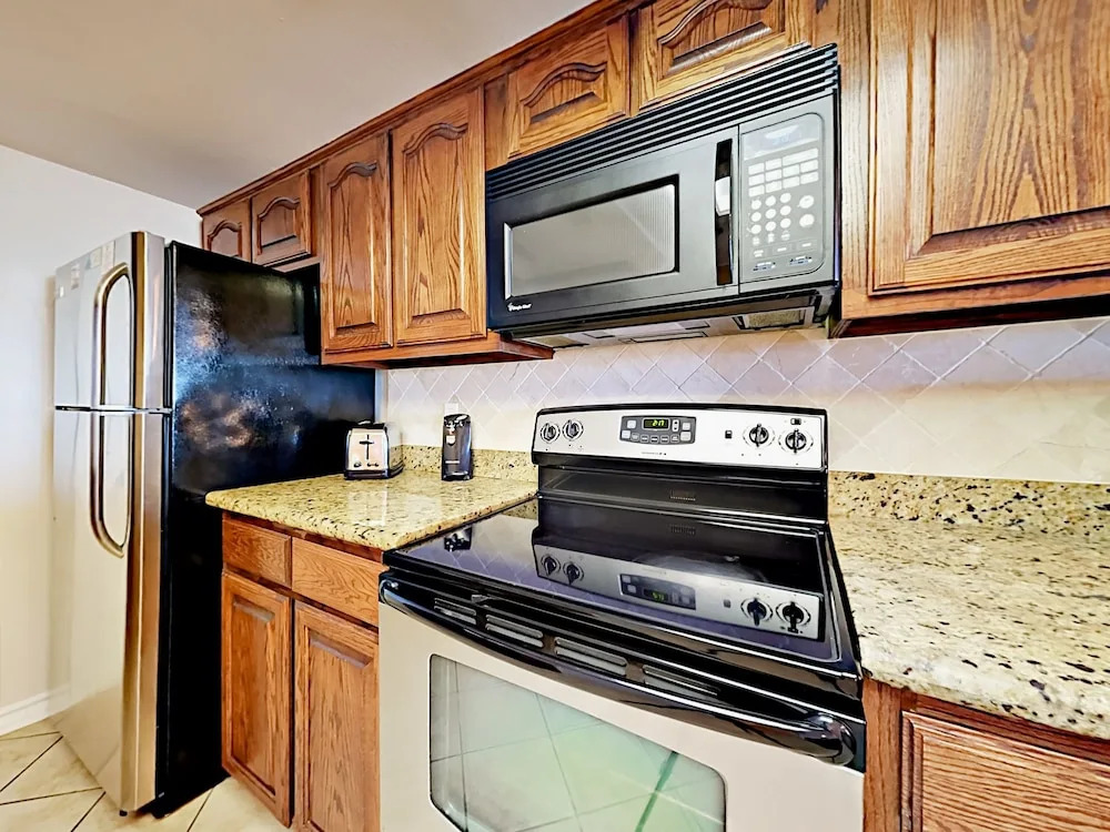 4400 Gulf Blvd Condo Unit 106