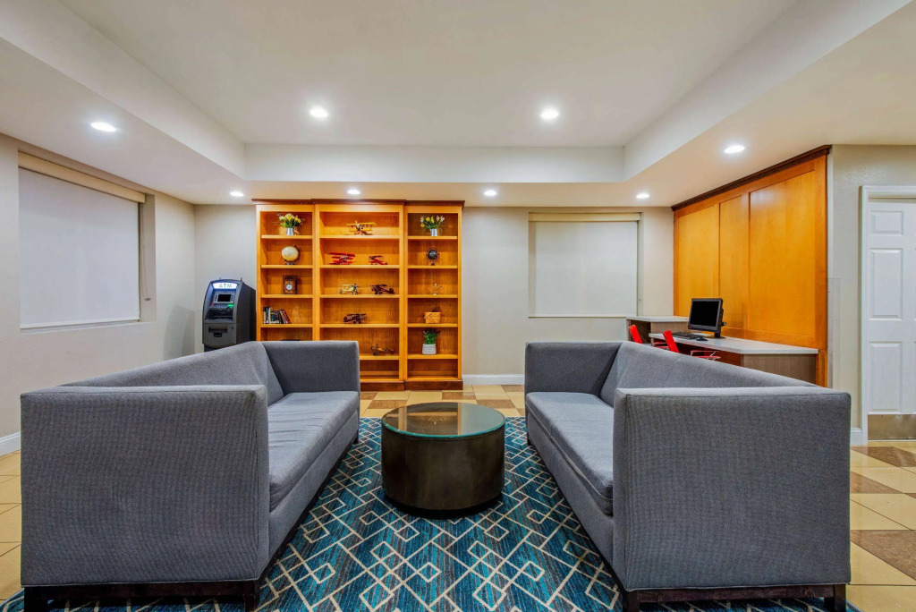 La Quinta by Wyndham Lexington Park - Patuxent