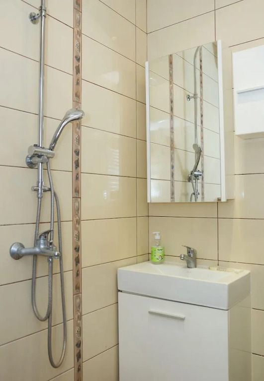 FM Deluxe 1-BDR Apartment - Just Like Home