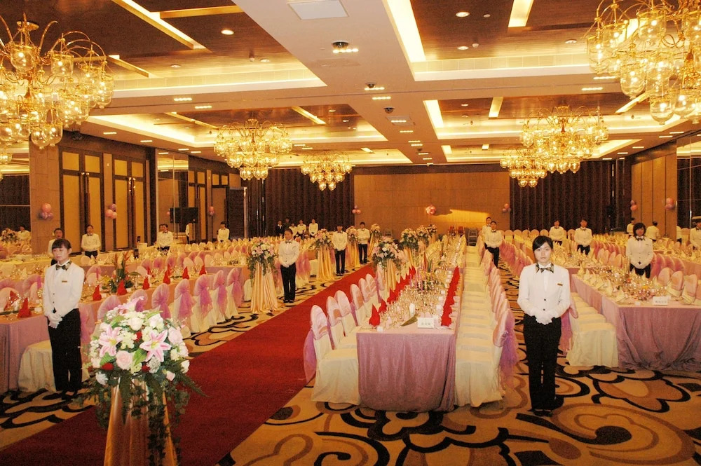 Dongguang Richwood Garden Hotel