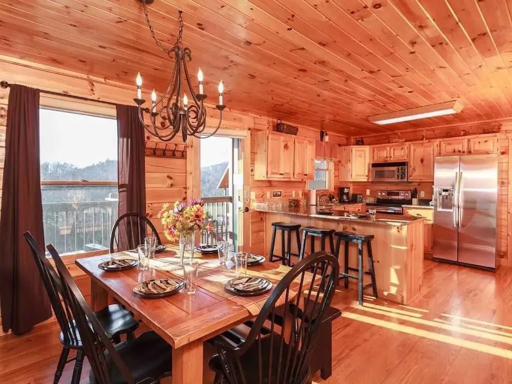 Gatlinburg Summit Views 2 Bedroom Home with Hot Tub