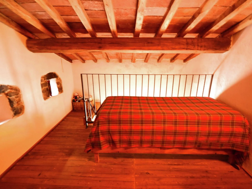 Beautiful Cottage in Pescia with bubble bath