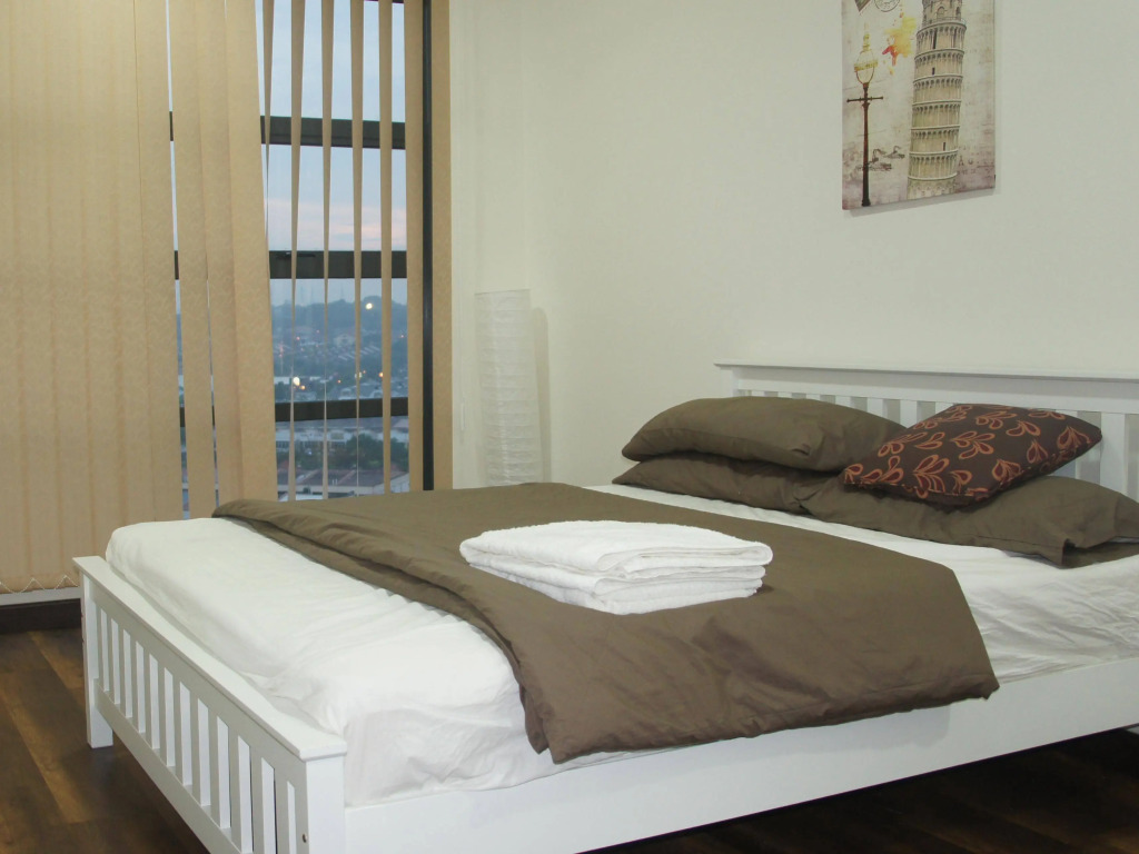 Nazlis Guesthouse @ Acapella Residence