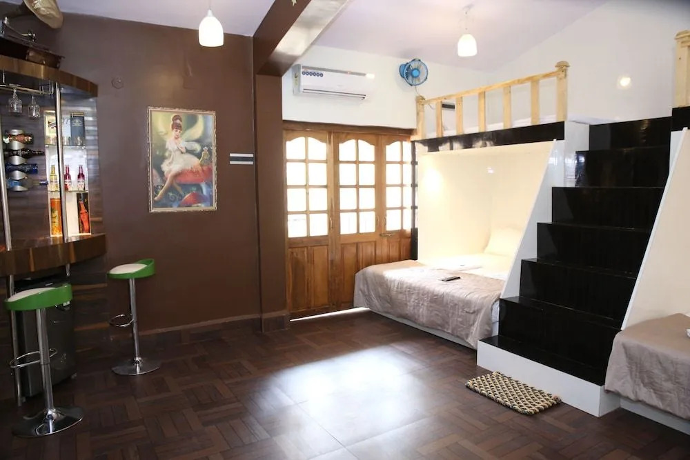 Lyrics House