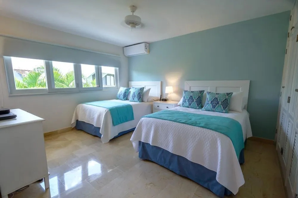 Private Villa with Pool and Golf Cart