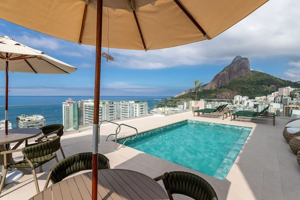 (1402) 2 Suítes, Vista para o Mar e Cristo
