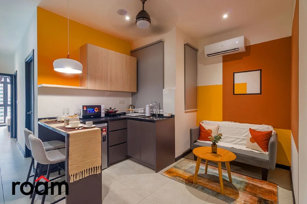 Neu Suites Residence, Embassy Row