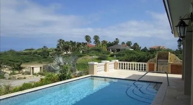 Walking to the Beach Villa