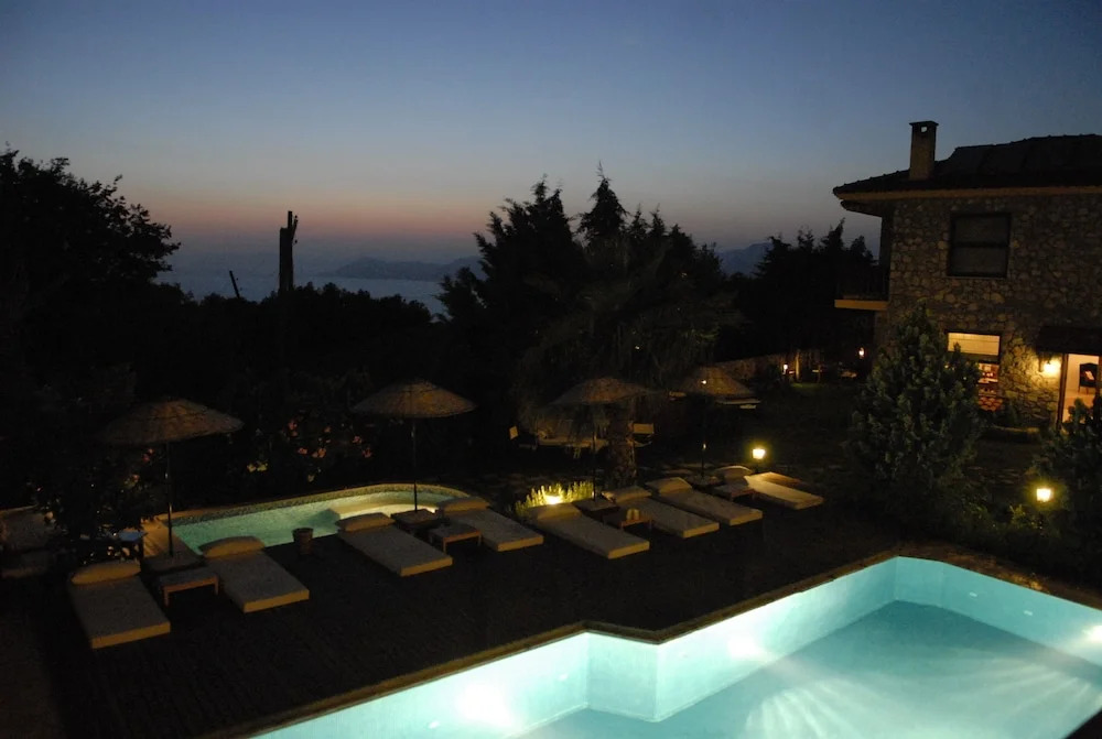 An unspoilt setting, luxurious surroundings and a warm, personal welcome