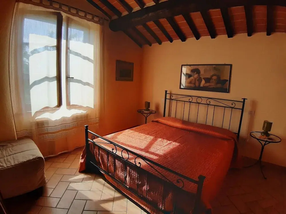 Group Retreat With Garden in Tuscany