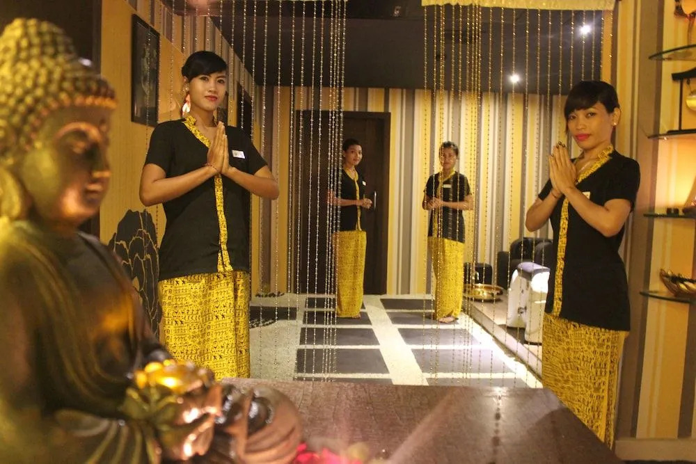 Hotel Hemaadri Grand